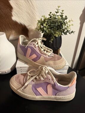 Veja Pastel Lavender and Pink Low-Top Sneakers